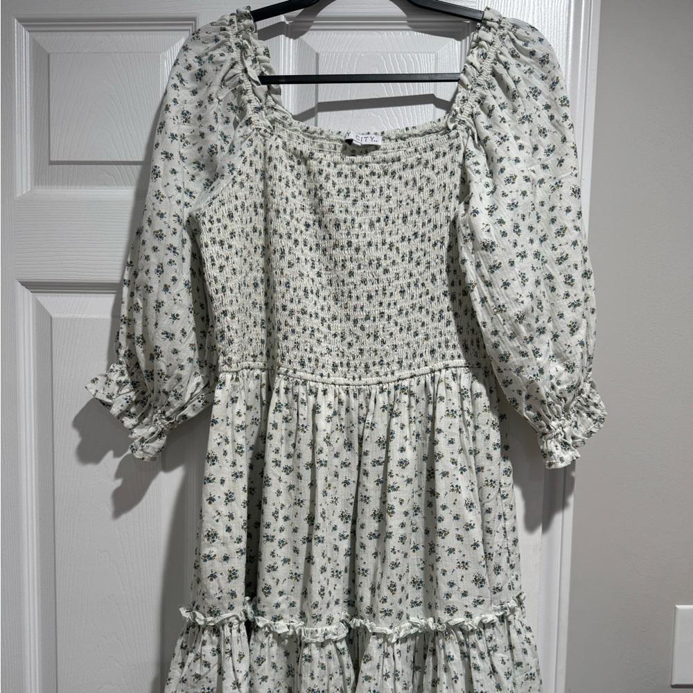 Ivy City Co. Madeline in Blue (short)
Size XL - Picture 2 of 3
